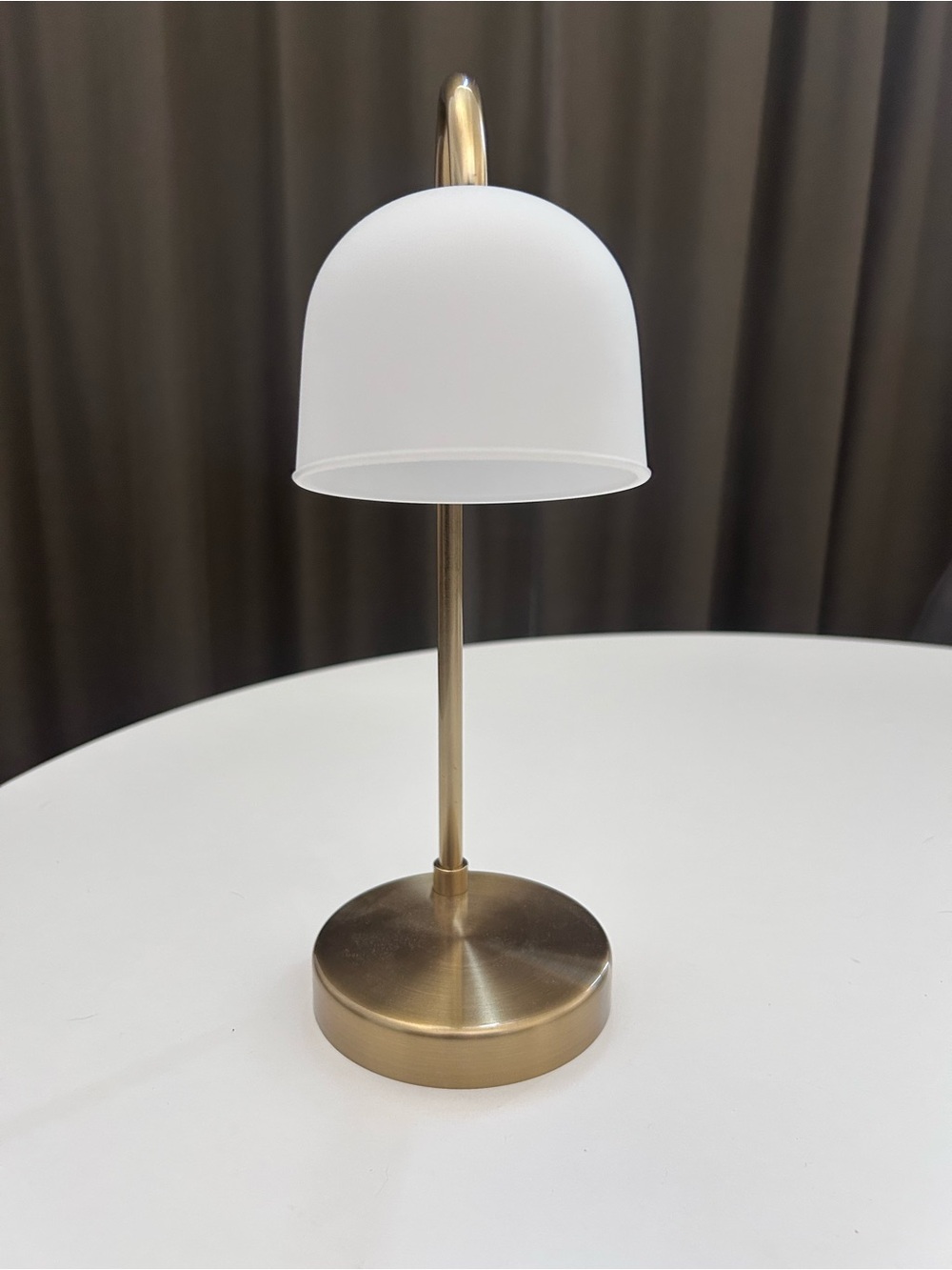IKEA TVÄRMASTAD Cordless Battery Table Lamp Brass with White Shade - Picture 2 of 5